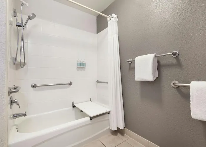 Courtyard By Marriott Old Town Hotel