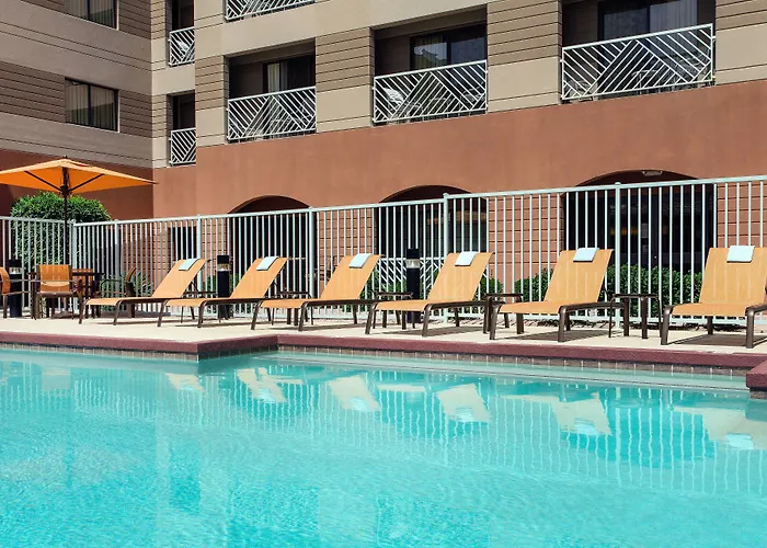 Hotel Courtyard By Marriott Old Town
