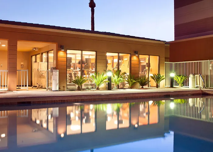 Courtyard By Marriott Old Town 3*