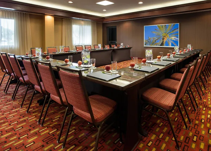 Courtyard By Marriott Old Town 3*