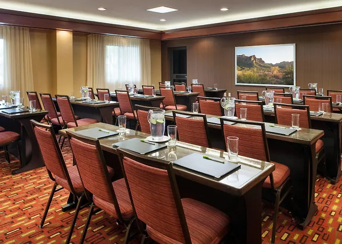 Courtyard By Marriott Old Town 3*