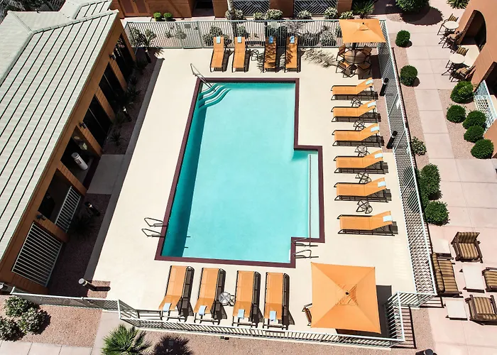 Courtyard By Marriott Old Town