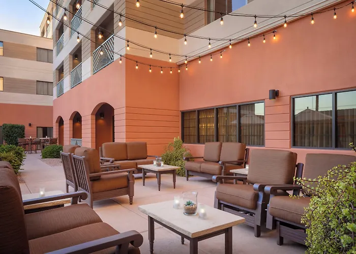 Courtyard By Marriott Old Town