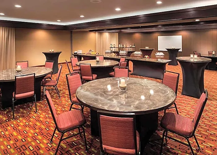 Courtyard By Marriott Old Town Hotel 3*