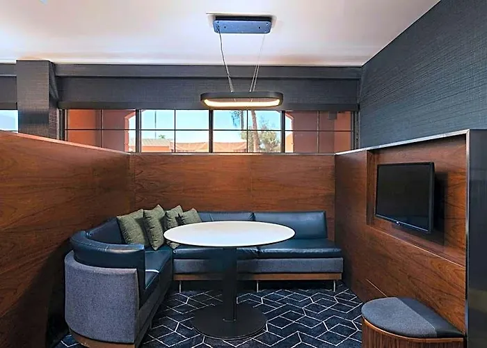 Courtyard By Marriott Old Town