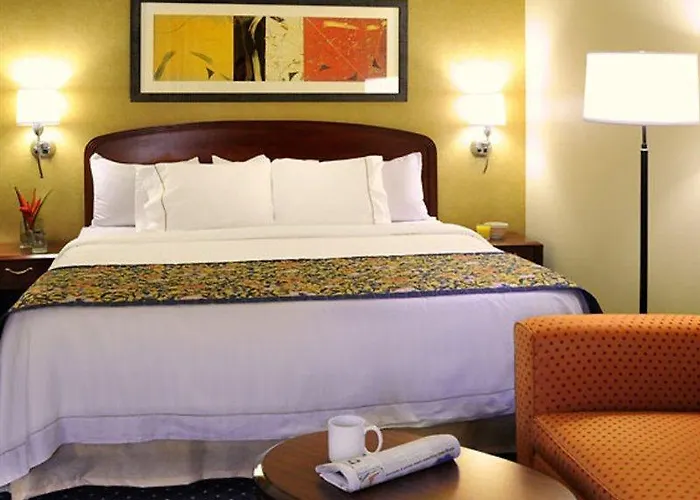 Hotel Courtyard By Marriott Old Town 3*