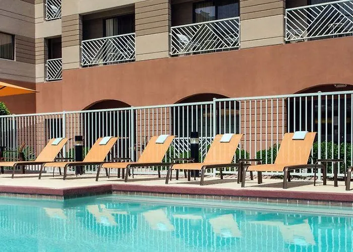 Hotel Courtyard By Marriott Old Town 3*